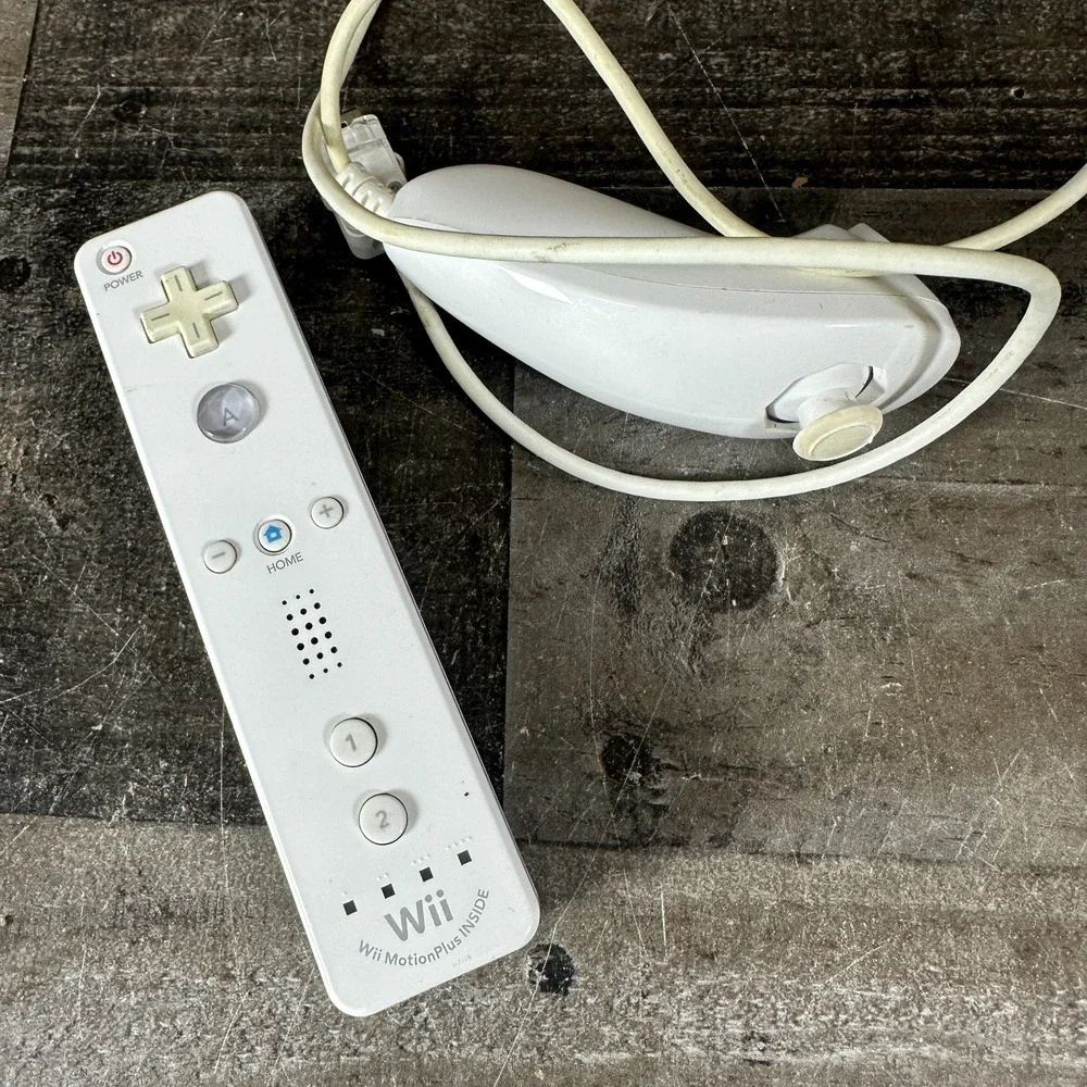 OFFICIAL Nintendo Wii Remote Motion Plus Wiimote RVL-036 Controller White